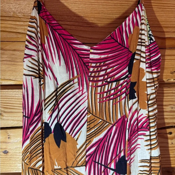 Novella Royale Jumpsuit with tropical print spaghetti straps size small - Picture 9 of 9